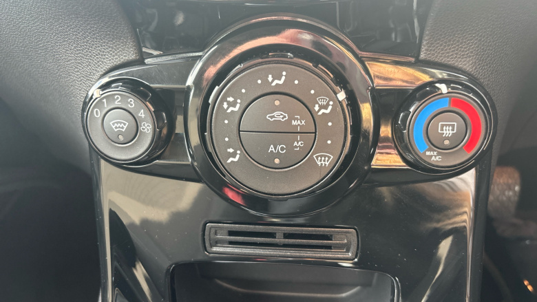 Ford Fiesta 1.25 82 Zetec 3dr Petrol Hatchback